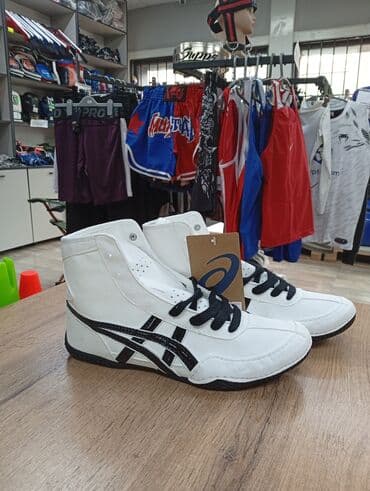 Борцовки для зала и соревнований. Варианты: - Белые Asics at lalafo.kg Борцовки для зала и соревнований. Варианты: - Белые Asics