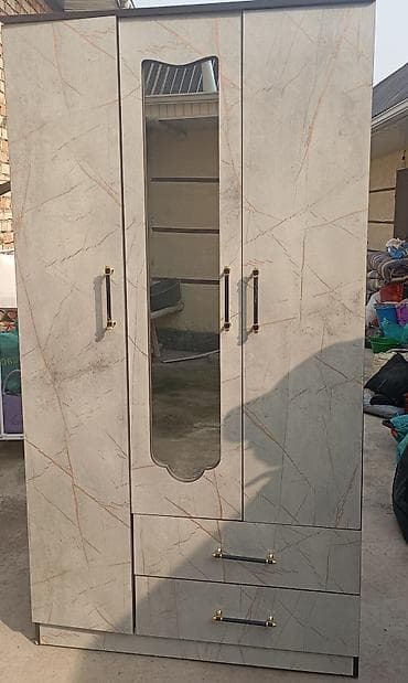 Шифоньер, шкаф для одежды, Прямой at lalafo.kg Шифоньер, шкаф для одежды, Прямой