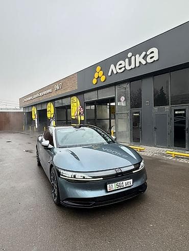 Элегантный электрический седан Lucid Air в сером цвете. Автомобиль at lalafo.kg Элегантный электрический седан Lucid Air в сером цвете. Автомобиль
