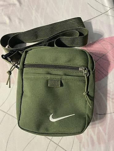 Барсетка, Nike, Материал: Тканевый материал, Застежка на молнии, Новый at lalafo.kg Барсетка, Nike, Материал: Тканевый материал, Застежка на молнии, Новый