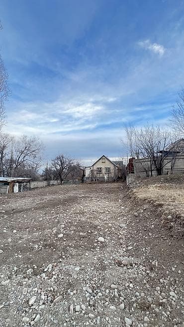 Продается отличная дача с большим участком Участок фактически почти at lalafo.kg — 1 Продается отличная дача с большим участком Участок фактически почти — 1