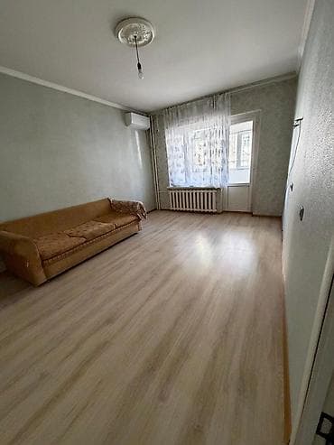 Прямой диван, Б/у at lalafo.kg Прямой диван, Б/у