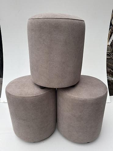 Пуфы-цилиндры в современном минималистичном стиле. - Форма: круглая at lalafo.kg Пуфы-цилиндры в современном минималистичном стиле. - Форма: круглая