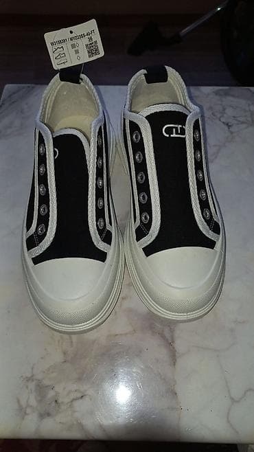 Кроссовки, 36, T.Taccardi, Новый, цвет - Черный at lalafo.kg Кроссовки, 36, T.Taccardi, Новый, цвет - Черный