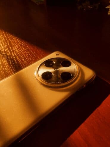 Oppo Find X8 Pro, Новый, 512 ГБ, цвет - Белый, 2 SIM at lalafo.kg Oppo Find X8 Pro, Новый, 512 ГБ, цвет - Белый, 2 SIM