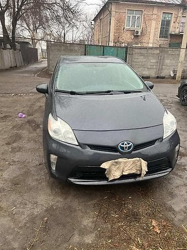 Toyota Prius: 2013 г., 1.8 л, Автомат, Гибрид, Хэтчбэк at lalafo.kg Toyota Prius: 2013 г., 1.8 л, Автомат, Гибрид, Хэтчбэк