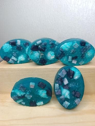 Ручное мыло из прозрачной мыльной основы с декоративными вставками и at lalafo.kg Ручное мыло из прозрачной мыльной основы с декоративными вставками и