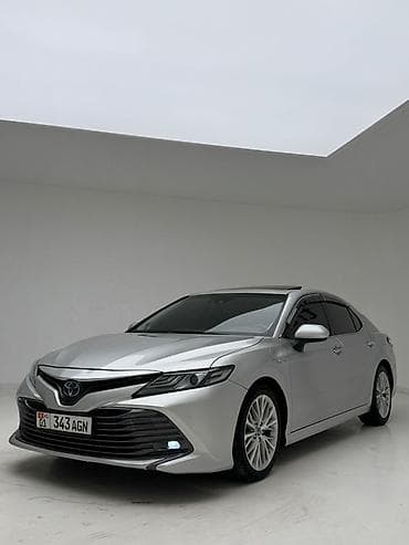 Toyota Camry: 2019 г., 2.5 л, Автомат, Гибрид, Седан at lalafo.kg Toyota Camry: 2019 г., 2.5 л, Автомат, Гибрид, Седан