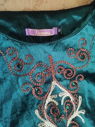 Праздничное платье Dinara, изумрудного цвета - Длина: макси - at lalafo.kg Праздничное платье Dinara, изумрудного цвета - Длина: макси -