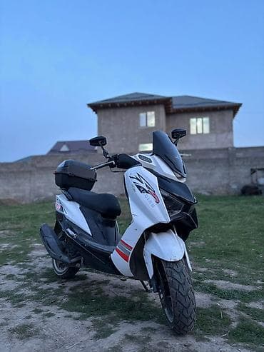 Макси-скутер 180 куб. см, Бензин, Б/у at lalafo.kg Макси-скутер 180 куб. см, Бензин, Б/у