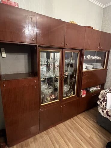 Гарнитур для зала, Б/у, Шкаф, Самовывоз, цвет - Коричневый at lalafo.kg Гарнитур для зала, Б/у, Шкаф, Самовывоз, цвет - Коричневый
