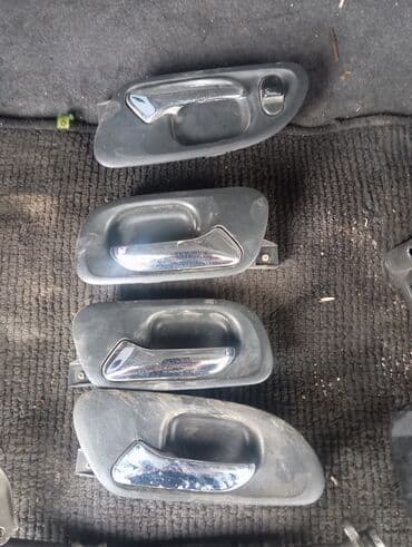 Комплект дверных ручек Дверная ручка Honda Б/у, Оригинал at lalafo.kg Комплект дверных ручек Дверная ручка Honda Б/у, Оригинал