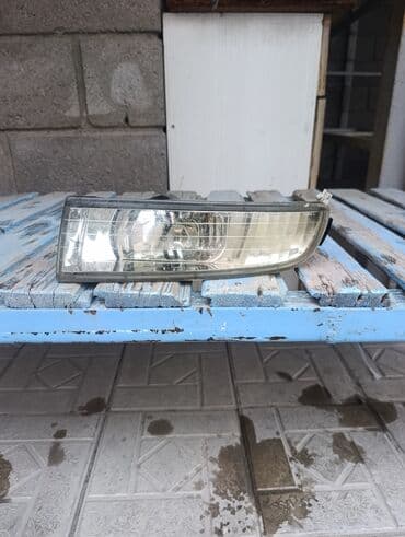 Правая противотуманная фара Toyota at lalafo.kg Правая противотуманная фара Toyota