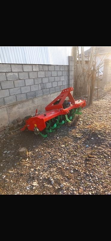 Фреза почвообрабатывающая навесная для трактора. Описание: - Рабочий at lalafo.kg Фреза почвообрабатывающая навесная для трактора. Описание: - Рабочий