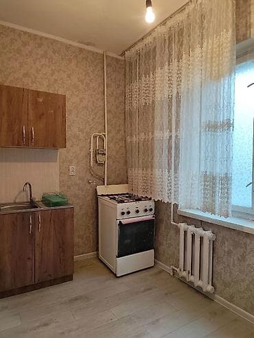 1 комната, 33 м², 105 серия, 2 этаж, Старый ремонт at lalafo.kg 1 комната, 33 м², 105 серия, 2 этаж, Старый ремонт