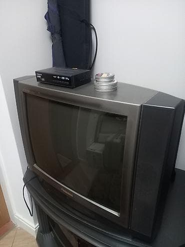 Телевизор Panasonic (ЭЛТ, серебристо‑тёмно‑серый корпус) с большим at lalafo.kg Телевизор Panasonic (ЭЛТ, серебристо‑тёмно‑серый корпус) с большим