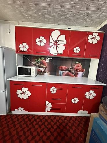 Кухонный гарнитур с фотопанелью «Клубника» - Комплектация: верхние at lalafo.kg Кухонный гарнитур с фотопанелью «Клубника» - Комплектация: верхние