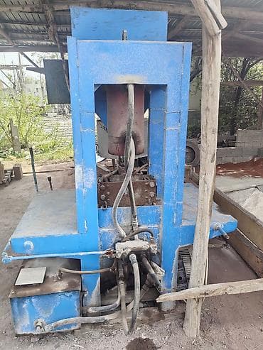 Гидравлический пресс-станок для производства кирпича/блоков Описание at lalafo.kg Гидравлический пресс-станок для производства кирпича/блоков Описание