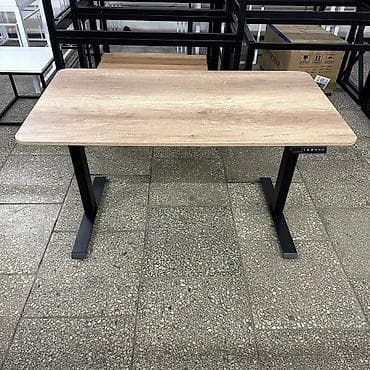 Стол регулируемый по высоте Размер столешницы 130”70 с закругленными at lalafo.kg Стол регулируемый по высоте Размер столешницы 130”70 с закругленными