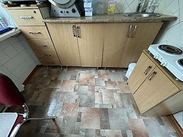 Продаю кухонный гарнитур (б/у) Цена: 10 000 сом Продается кухонный at lalafo.kg Продаю кухонный гарнитур (б/у) Цена: 10 000 сом Продается кухонный