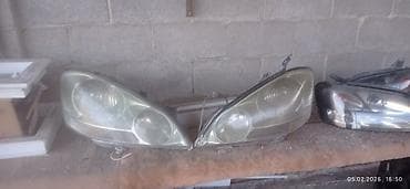 Комплект передних фар Toyota Б/у at lalafo.kg Комплект передних фар Toyota Б/у