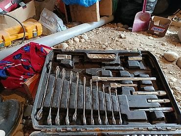 Мультитулдар: Набор ручного инструмента в чемодане3000 сом бу набор ключ Состав: - lalafo.kg да — 3 Мультитулдар: Набор ручного инструмента в чемодане3000 сом бу набор ключ Состав: - — 3