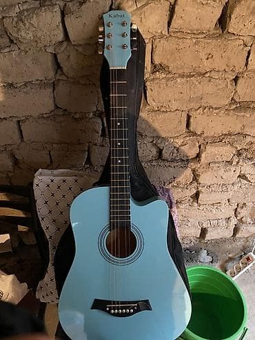 Акустическая гитара Kabat, дредноут с вырезом (cutaway). - Корпус at lalafo.kg Акустическая гитара Kabat, дредноут с вырезом (cutaway). - Корпус