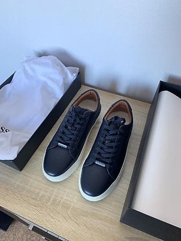 Мужские кроссовки, 41, 41.5, 42, Hugo Boss, Новый, цвет - Синий, Самовывоз, Платная доставка at lalafo.kg Мужские кроссовки, 41, 41.5, 42, Hugo Boss, Новый, цвет - Синий, Самовывоз, Платная доставка