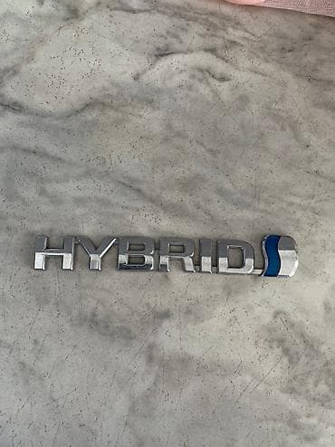 Надпись гибрид на Toyota, Lexus, Тойота, Лексус at lalafo.kg Надпись гибрид на Toyota, Lexus, Тойота, Лексус