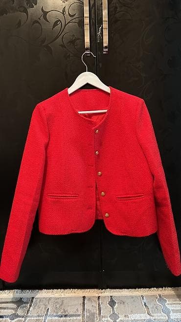 Жакет женский, твидовый, ярко‑красный. - Прямой укороченный силуэт at lalafo.kg Жакет женский, твидовый, ярко‑красный. - Прямой укороченный силуэт