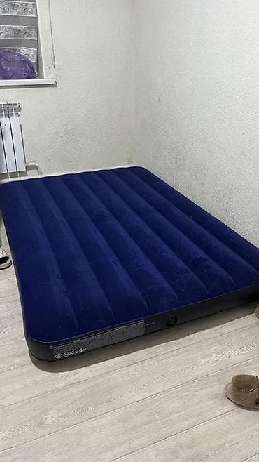 Надувные матрасы: Надувной матрас синего цвета Размер: двуспальный (ориентировочно at lalafo.kg — 1 Надувные матрасы: Надувной матрас синего цвета Размер: двуспальный (ориентировочно — 1