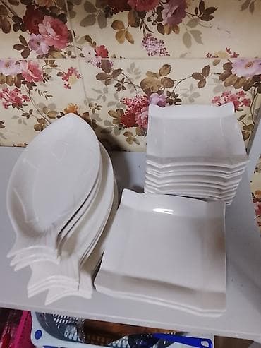 Набор белой столовой посуды для подачи блюд. Состав: - Квадратные at lalafo.kg Набор белой столовой посуды для подачи блюд. Состав: - Квадратные