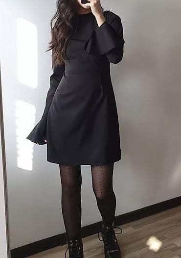 Вечернее платье, А-силуэт, Короткая модель, С рукавами, Открытая спина, S, M at lalafo.kg Вечернее платье, А-силуэт, Короткая модель, С рукавами, Открытая спина, S, M