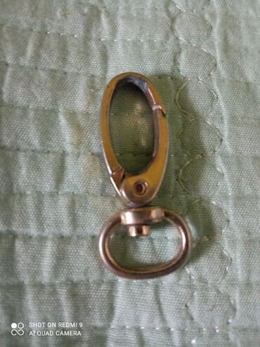 Карабин-вертлюг металлический для сумок и ремней 20 сом at lalafo.kg Карабин-вертлюг металлический для сумок и ремней 20 сом