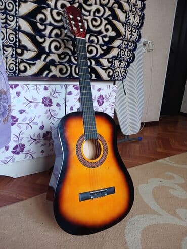 Акустическая гитара 4/4, дредноут - Корпус формы дредноут с ярким at lalafo.kg Акустическая гитара 4/4, дредноут - Корпус формы дредноут с ярким