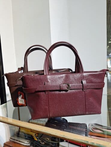 Женская сумка-тоут из экокожи - Форма: прямоугольный тоут с жестким at lalafo.kg Женская сумка-тоут из экокожи - Форма: прямоугольный тоут с жестким