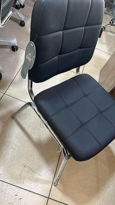 Офис отургучтары: Кеңсе отургучу, түсү - Кара, Башка материал lalafo.kg да — 1 Офис отургучтары: Кеңсе отургучу, түсү - Кара, Башка материал — 1