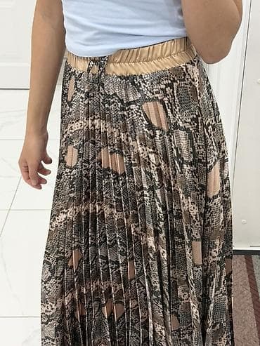 Юбка, Модель юбки: Плиссе, Миди, Высокая талия at lalafo.kg Юбка, Модель юбки: Плиссе, Миди, Высокая талия