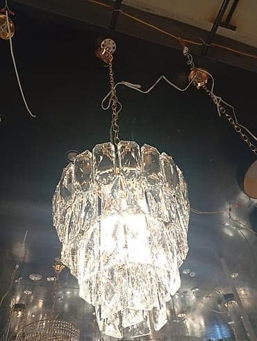 Подвесная люстра с кристаллами - Каскадный дизайн из многогранных at lalafo.kg Подвесная люстра с кристаллами - Каскадный дизайн из многогранных