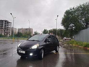 Honda Jazz: 2006 г., 1.4 л, Механика, Бензин, Хэтчбэк at lalafo.kg Honda Jazz: 2006 г., 1.4 л, Механика, Бензин, Хэтчбэк