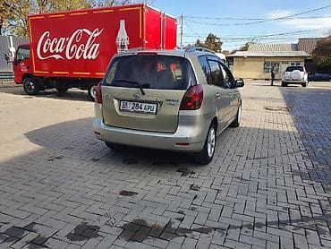 Toyota Corolla Verso: 2002 г., 2 л, Механика, Дизель at lalafo.kg Toyota Corolla Verso: 2002 г., 2 л, Механика, Дизель