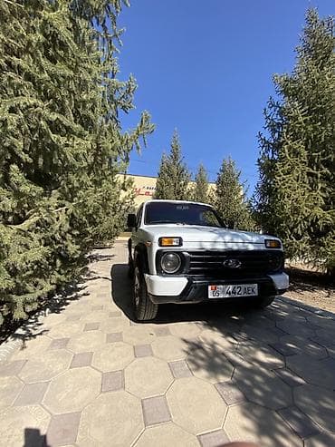 ВАЗ (ЛАДА) 4x4 Нива: 2000 г., 1.7 л, Ручные, Бензин, Внедорожник at lalafo.kg ВАЗ (ЛАДА) 4x4 Нива: 2000 г., 1.7 л, Ручные, Бензин, Внедорожник
