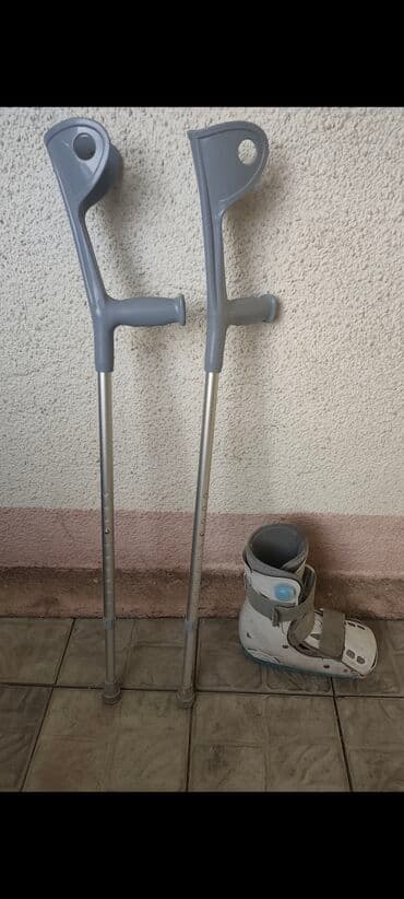 Продается костыли+сапог ортопедические за все 5000 сомов.Состояние at lalafo.kg Продается костыли+сапог ортопедические за все 5000 сомов.Состояние