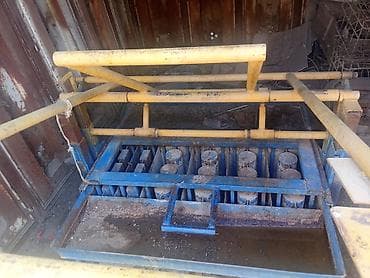 Ручной станок для изготовления строительных блоков, предназначенный at lalafo.kg Ручной станок для изготовления строительных блоков, предназначенный