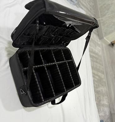 Продаю косметичку и вместительный компактный чемодан новые за at lalafo.kg Продаю косметичку и вместительный компактный чемодан новые за