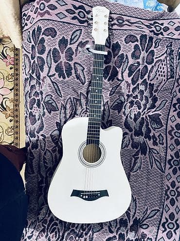 Акустическая гитара типа дредноут с вырезом (cutaway), цвет белый at lalafo.kg Акустическая гитара типа дредноут с вырезом (cutaway), цвет белый