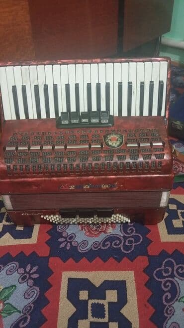Продаю аккордеон звучание супер Бесь футляр at lalafo.kg Продаю аккордеон звучание супер Бесь футляр