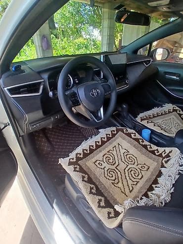 Toyota Corolla: 2021 г., 1.8 л, Вариатор, Гибрид, Седан at lalafo.kg Toyota Corolla: 2021 г., 1.8 л, Вариатор, Гибрид, Седан
