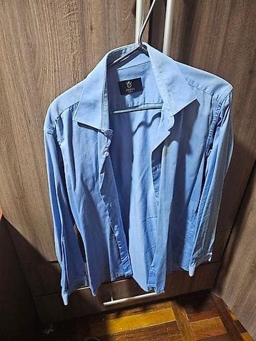 Классическая мужская рубашка бледно-голубого цвета с длинными at lalafo.kg Классическая мужская рубашка бледно-голубого цвета с длинными