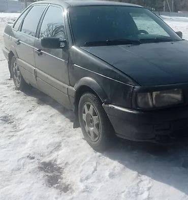 Volkswagen Passat: 1988 г., 1.8 л, Механика, Бензин, Седан at lalafo.kg Volkswagen Passat: 1988 г., 1.8 л, Механика, Бензин, Седан